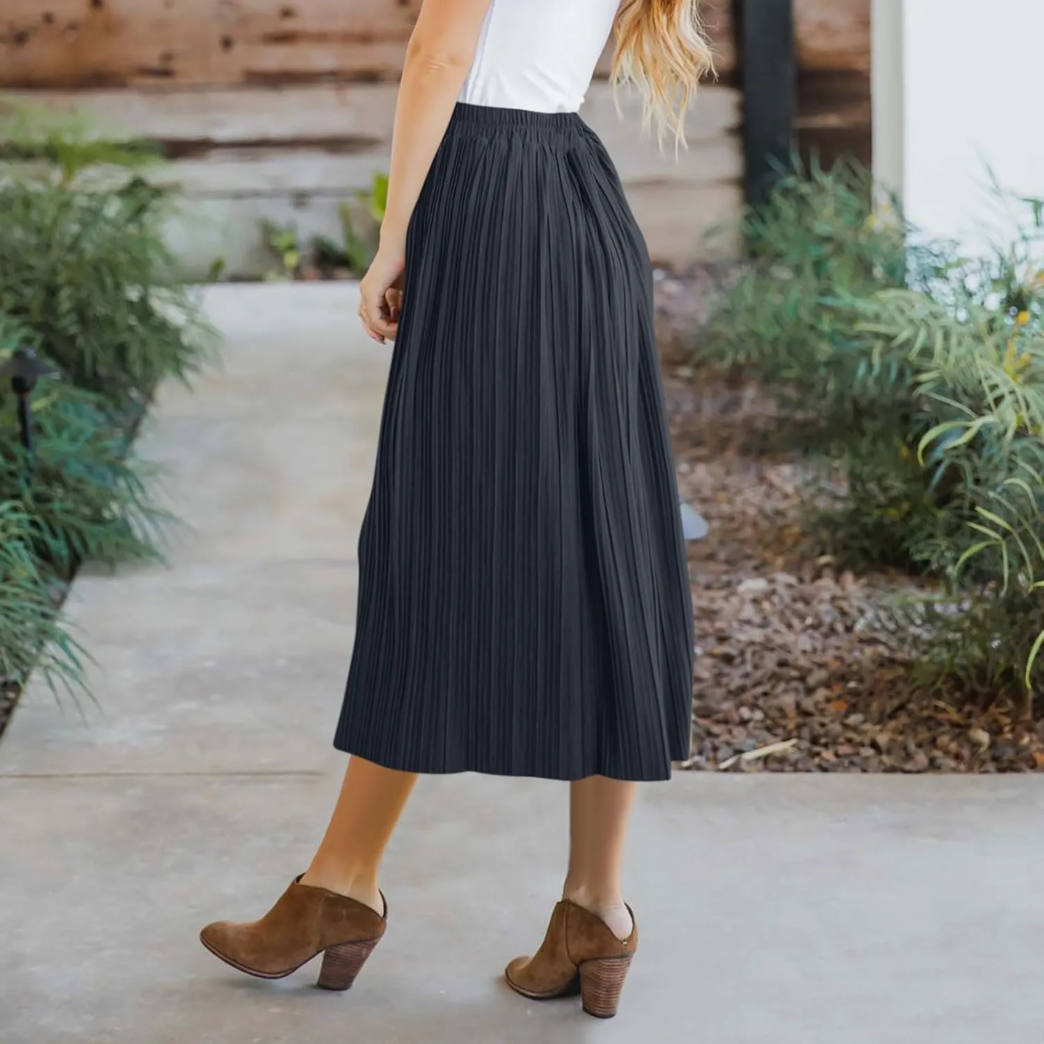Women's Flowy Maxi Skirt 2025 Summer Pleated High Waisted Casual Long Skirts with Pockets Solid Color Button Dress