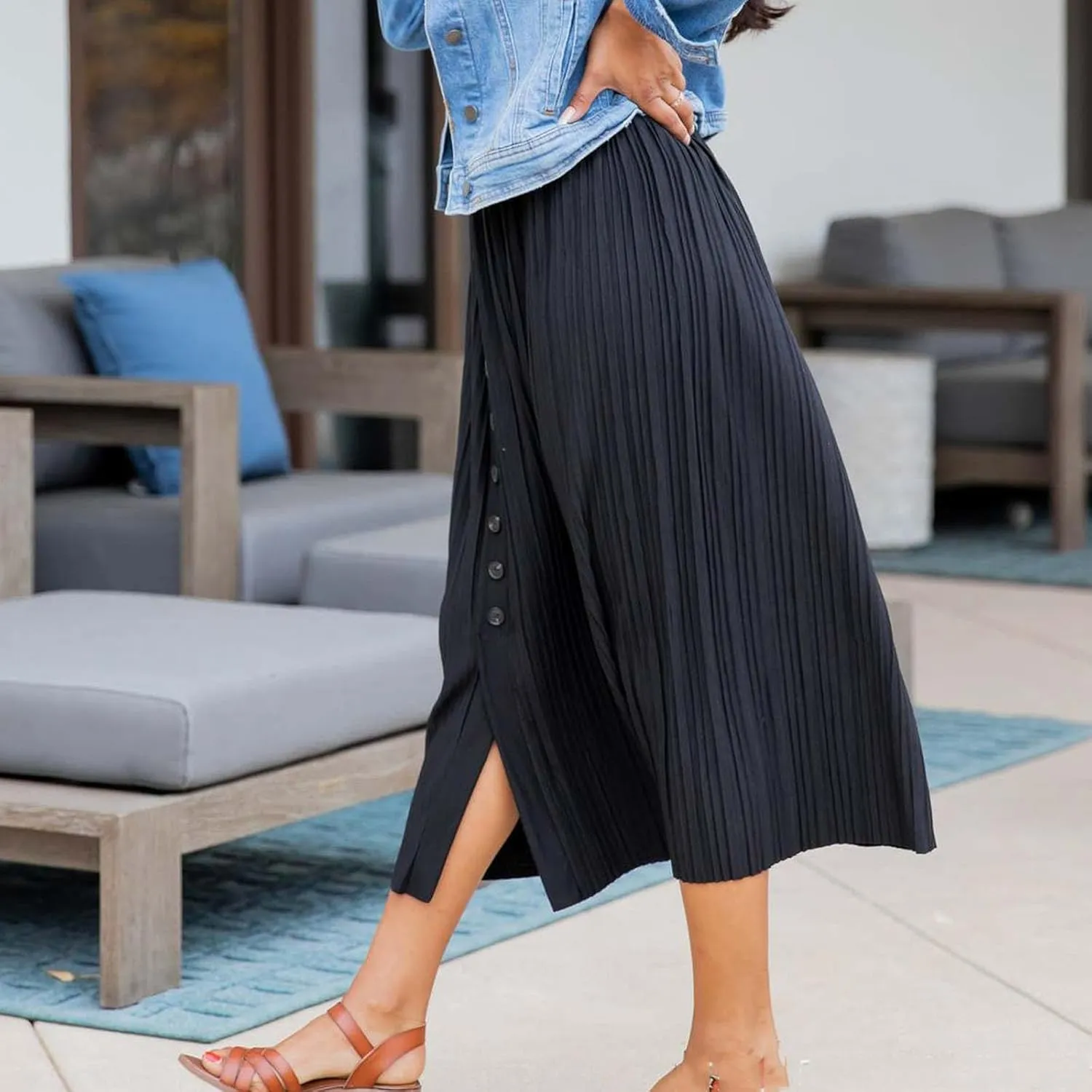 Women's Flowy Maxi Skirt 2025 Summer Pleated High Waisted Casual Long Skirts with Pockets Solid Color Button Dress